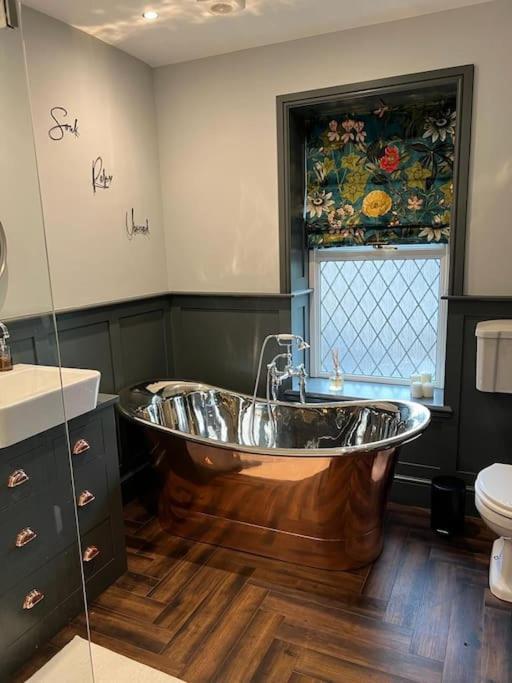 Cosy Village House Уодингтън Екстериор снимка